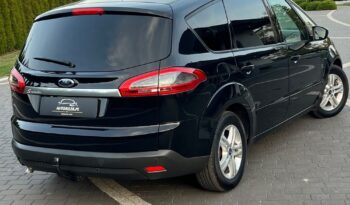 Ford   S-Max    140 KM    Manualna    FWD (przód)    Czarny full