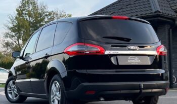 Ford   S-Max    140 KM    Manualna    FWD (przód)    Czarny full