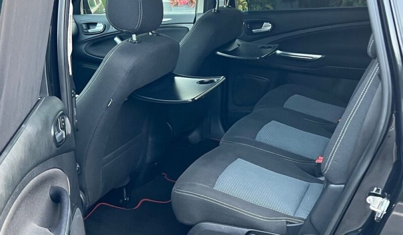 Ford   S-Max    140 KM    Manualna    FWD (przód)    Czarny full