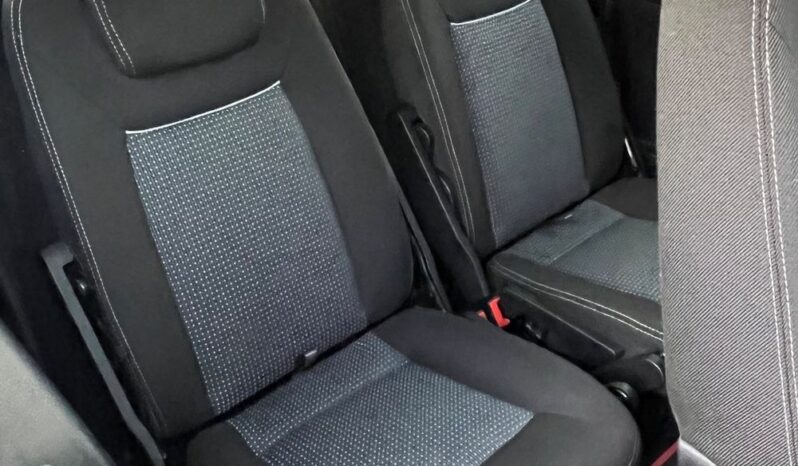 Ford   S-Max    140 KM    Manualna    FWD (przód)    Czarny full