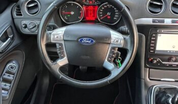 Ford   S-Max    140 KM    Manualna    FWD (przód)    Czarny full