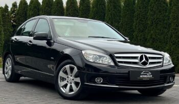 Mercedes-Benz   Klasa C    136 Km    Manualna    Rwd (Tył)    Czarny