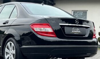 Mercedes-Benz   Klasa C    136 KM    Manualna    RWD (tył)    Czarny full
