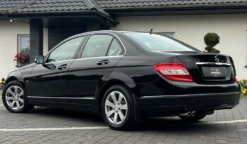 Mercedes-Benz   Klasa C    136 KM    Manualna    RWD (tył)    Czarny full