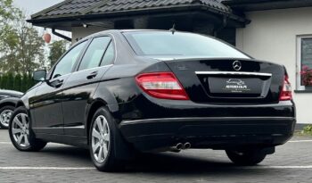 Mercedes-Benz   Klasa C    136 KM    Manualna    RWD (tył)    Czarny full