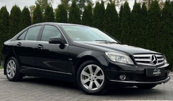 Mercedes-Benz   Klasa C    136 KM    Manualna    RWD (tył)    Czarny full