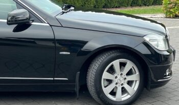 Mercedes-Benz   Klasa C    136 KM    Manualna    RWD (tył)    Czarny full