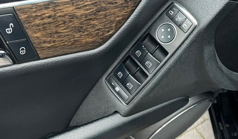 Mercedes-Benz   Klasa C    136 KM    Manualna    RWD (tył)    Czarny full