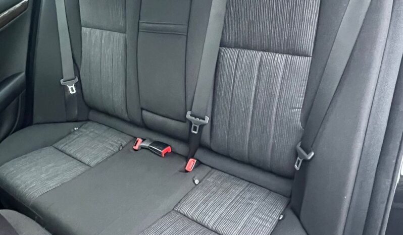 Mercedes-Benz   Klasa C    136 KM    Manualna    RWD (tył)    Czarny full