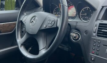 Mercedes-Benz   Klasa C    136 KM    Manualna    RWD (tył)    Czarny full