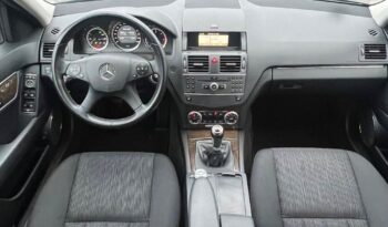 Mercedes-Benz   Klasa C    136 KM    Manualna    RWD (tył)    Czarny full