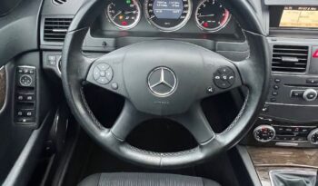 Mercedes-Benz   Klasa C    136 KM    Manualna    RWD (tył)    Czarny full