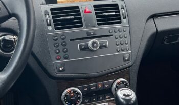 Mercedes-Benz   Klasa C    136 KM    Manualna    RWD (tył)    Czarny full