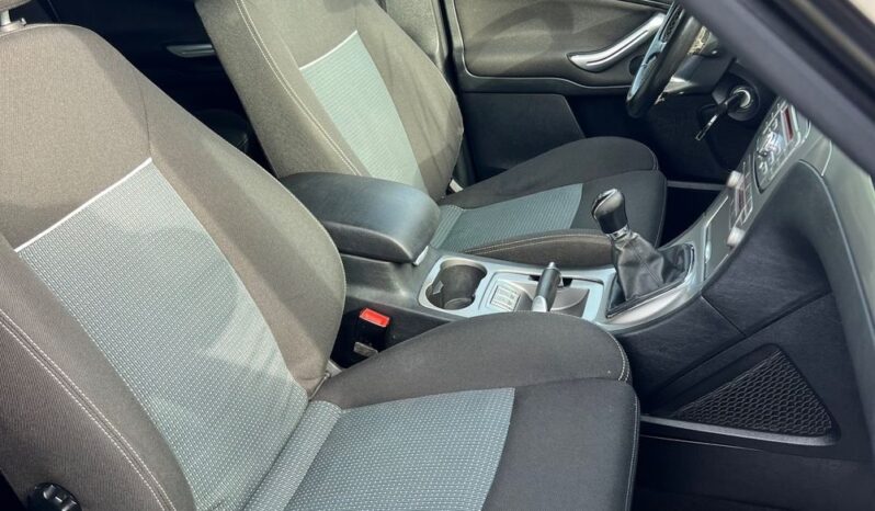 Ford   S-Max    145 KM    Manualna    FWD (przód)    Inny kolor full