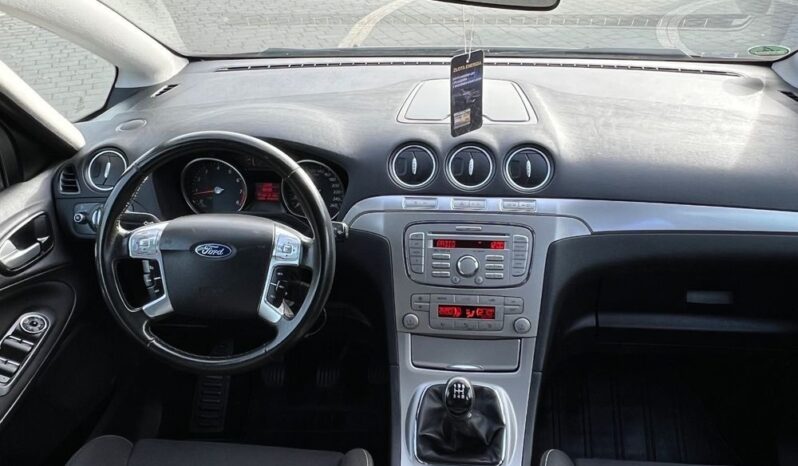 Ford   S-Max    145 KM    Manualna    FWD (przód)    Inny kolor full