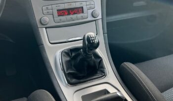 Ford   S-Max    145 KM    Manualna    FWD (przód)    Inny kolor full