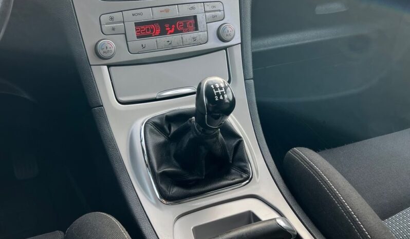 Ford   S-Max    145 KM    Manualna    FWD (przód)    Inny kolor full