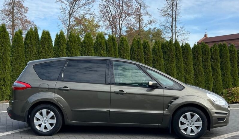 Ford   S-Max    145 KM    Manualna    FWD (przód)    Inny kolor full