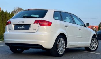 Audi   A3 Sportback    105 KM    Manualna    FWD (przód)    Biały full
