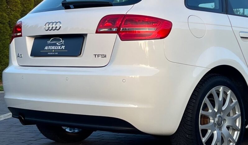 Audi   A3 Sportback    105 KM    Manualna    FWD (przód)    Biały full