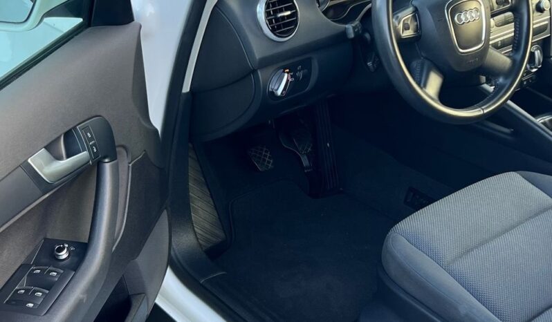 Audi   A3 Sportback    105 KM    Manualna    FWD (przód)    Biały full