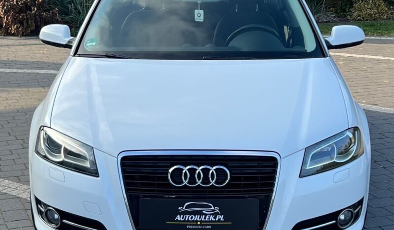 Audi   A3 Sportback    105 KM    Manualna    FWD (przód)    Biały full