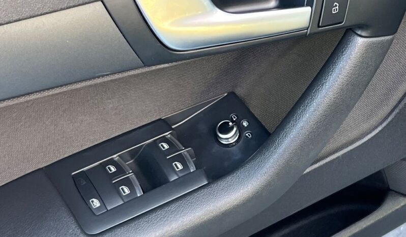 Audi   A3 Sportback    105 KM    Manualna    FWD (przód)    Biały full