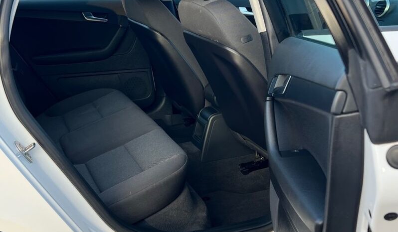 Audi   A3 Sportback    105 KM    Manualna    FWD (przód)    Biały full