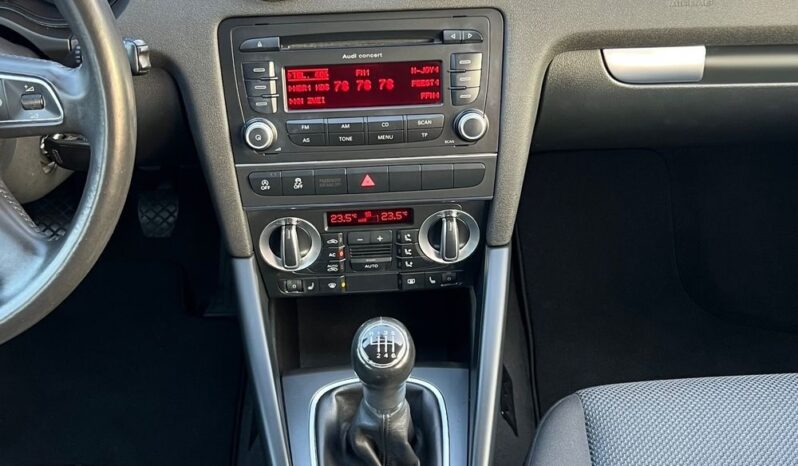 Audi   A3 Sportback    105 KM    Manualna    FWD (przód)    Biały full