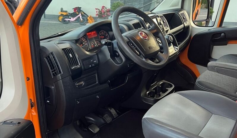 Fiat   Ducato    131 KM    Manualna    FWD (przód)    Pomarańczowy full