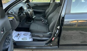 Hyundai i30 | FWD (przód) | Manualna | 109 KM | Czarny full