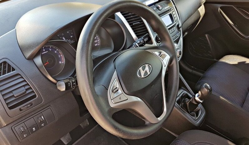 Hyundai ix20 | FWD (przód) | Manualna | 90 KM | Srebrny full