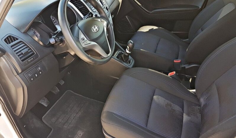 Hyundai ix20 | FWD (przód) | Manualna | 90 KM | Srebrny full