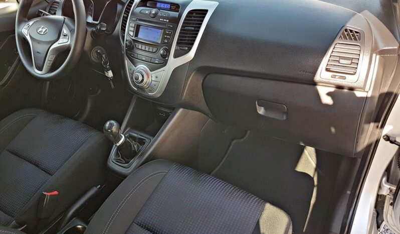 Hyundai ix20 | FWD (przód) | Manualna | 90 KM | Srebrny full