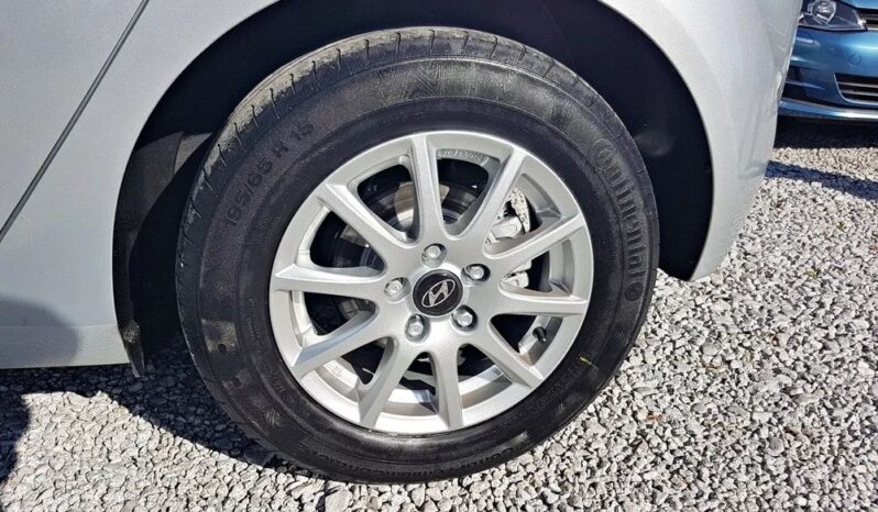 Hyundai ix20 | FWD (przód) | Manualna | 90 KM | Srebrny full