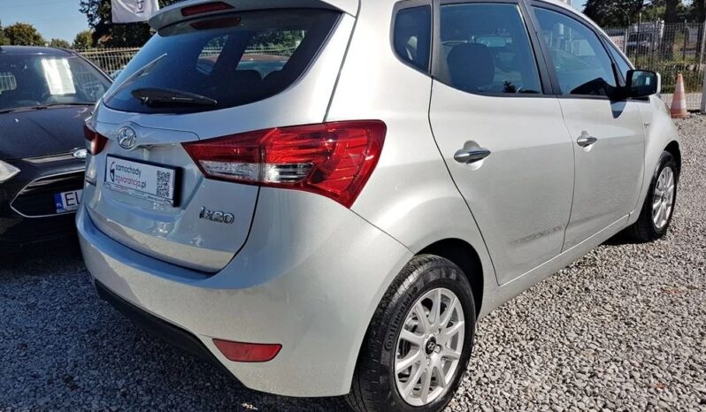 Hyundai ix20 | FWD (przód) | Manualna | 90 KM | Srebrny full