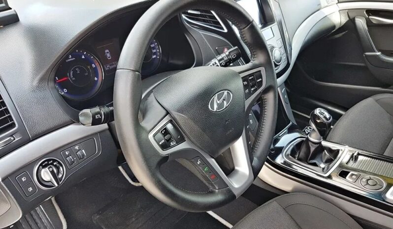 Hyundai i40 | FWD (przód) | Manualna | 136 KM | Srebrny full