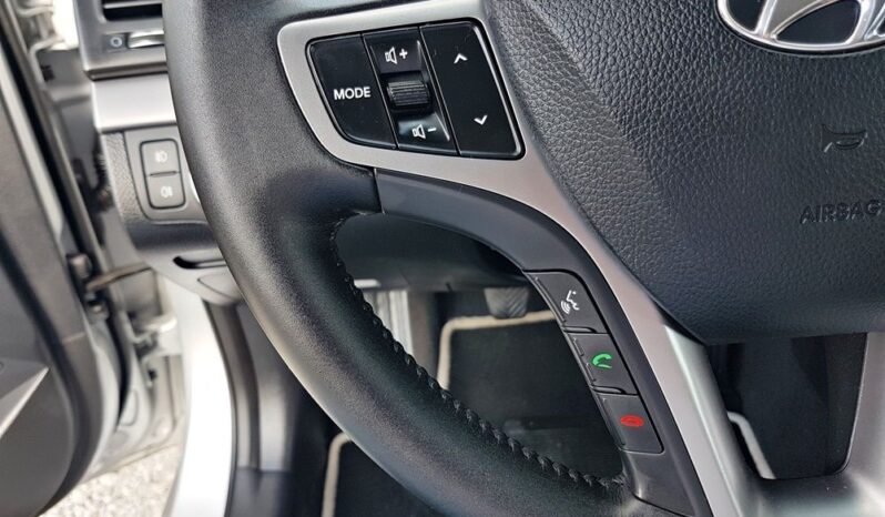 Hyundai i40 | FWD (przód) | Manualna | 136 KM | Srebrny full