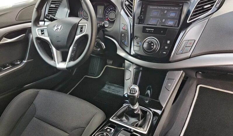 Hyundai i40 | FWD (przód) | Manualna | 136 KM | Srebrny full