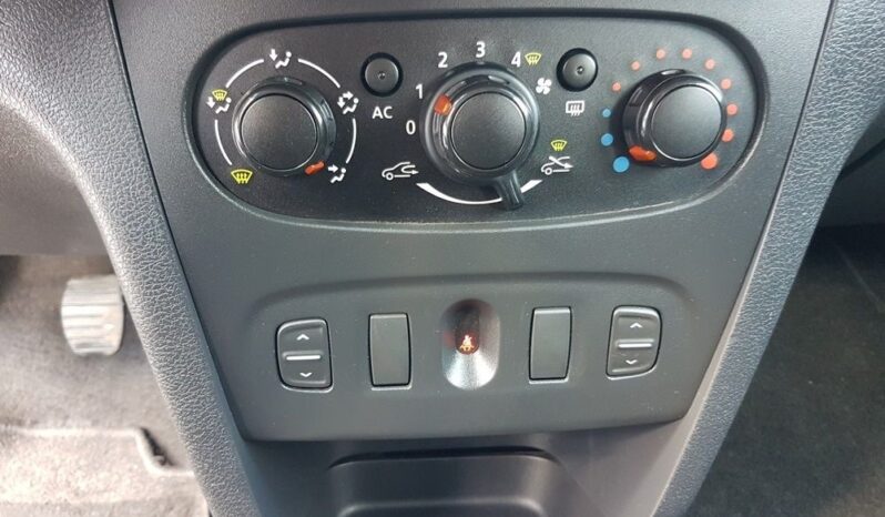 Dacia Sandero Stepway | FWD (przód) | Manualna | 90 KM | Bordowy full