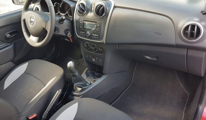 Dacia Sandero Stepway | FWD (przód) | Manualna | 90 KM | Bordowy full