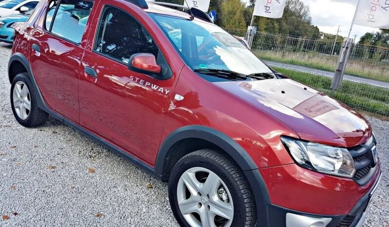 Dacia Sandero Stepway | FWD (przód) | Manualna | 90 KM | Bordowy full