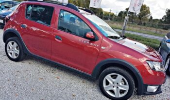Dacia Sandero Stepway | FWD (przód) | Manualna | 90 KM | Bordowy full