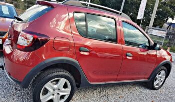 Dacia Sandero Stepway | FWD (przód) | Manualna | 90 KM | Bordowy full
