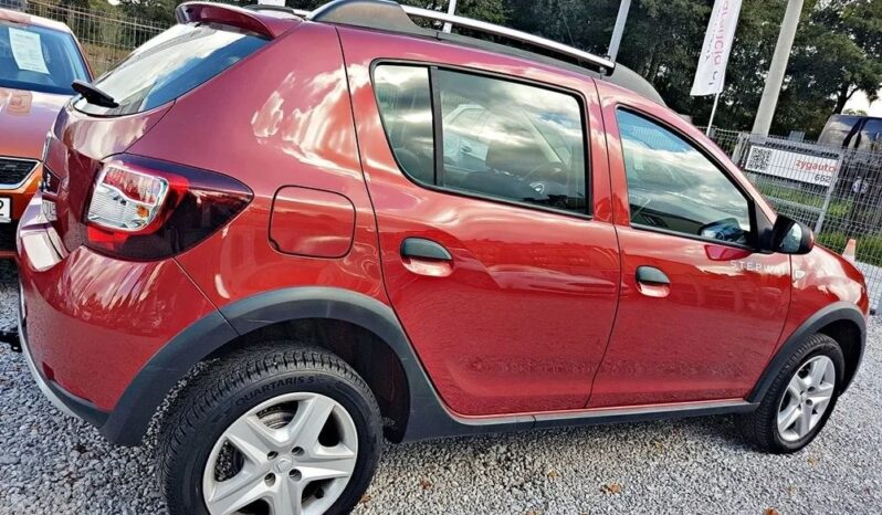 Dacia Sandero Stepway | FWD (przód) | Manualna | 90 KM | Bordowy full