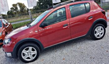 Dacia Sandero Stepway | FWD (przód) | Manualna | 90 KM | Bordowy full