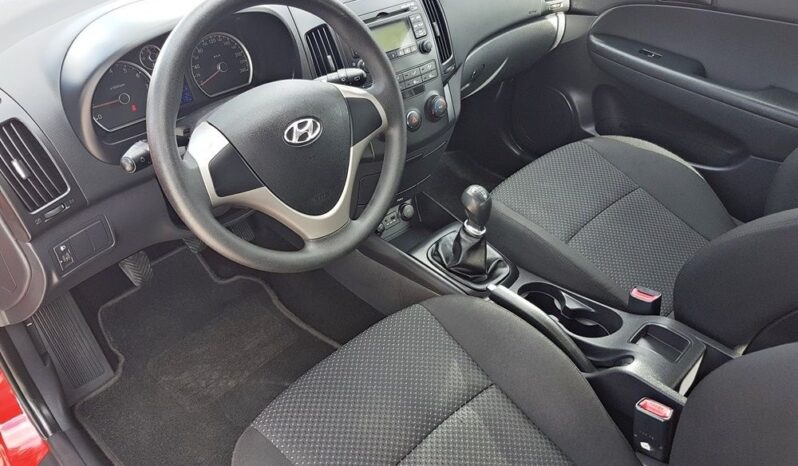 Hyundai i30 | FWD (przód) | Manualna | 109 KM | Czerwony full