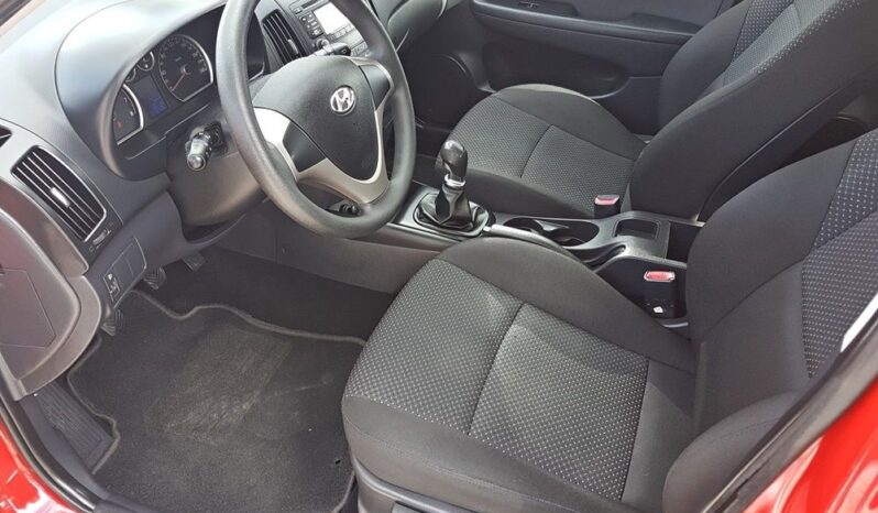Hyundai i30 | FWD (przód) | Manualna | 109 KM | Czerwony full