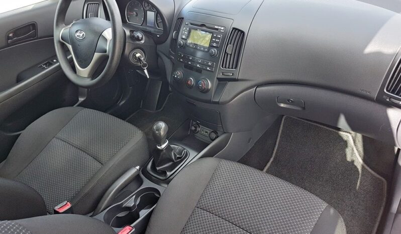 Hyundai i30 | FWD (przód) | Manualna | 109 KM | Czerwony full