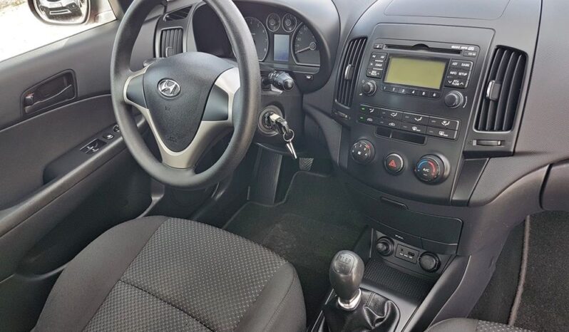 Hyundai i30 | FWD (przód) | Manualna | 109 KM | Czerwony full